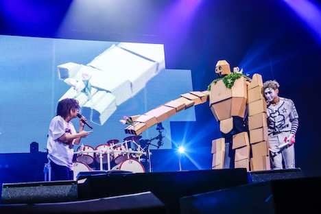 憧れのジブリキャラに扮した喜矢武豊（写真中央）。（撮影：菅沼剛弘）