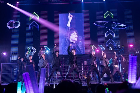 超特急（撮影：米山三郎）