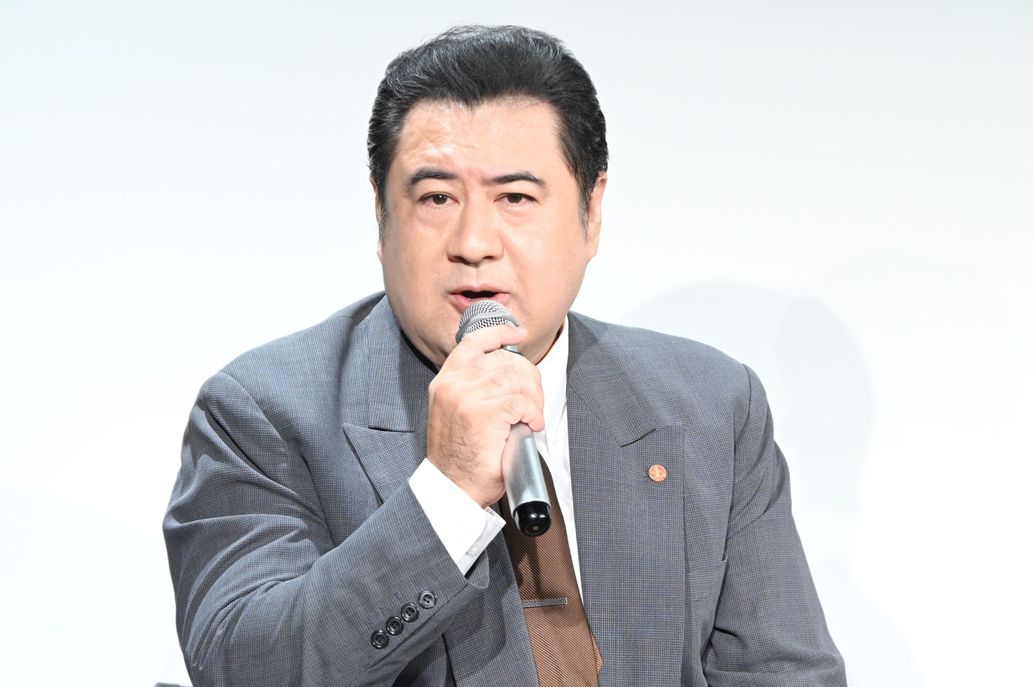小手伸也