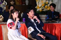 左から小芝風花、田中圭。 (c)日本テレビ