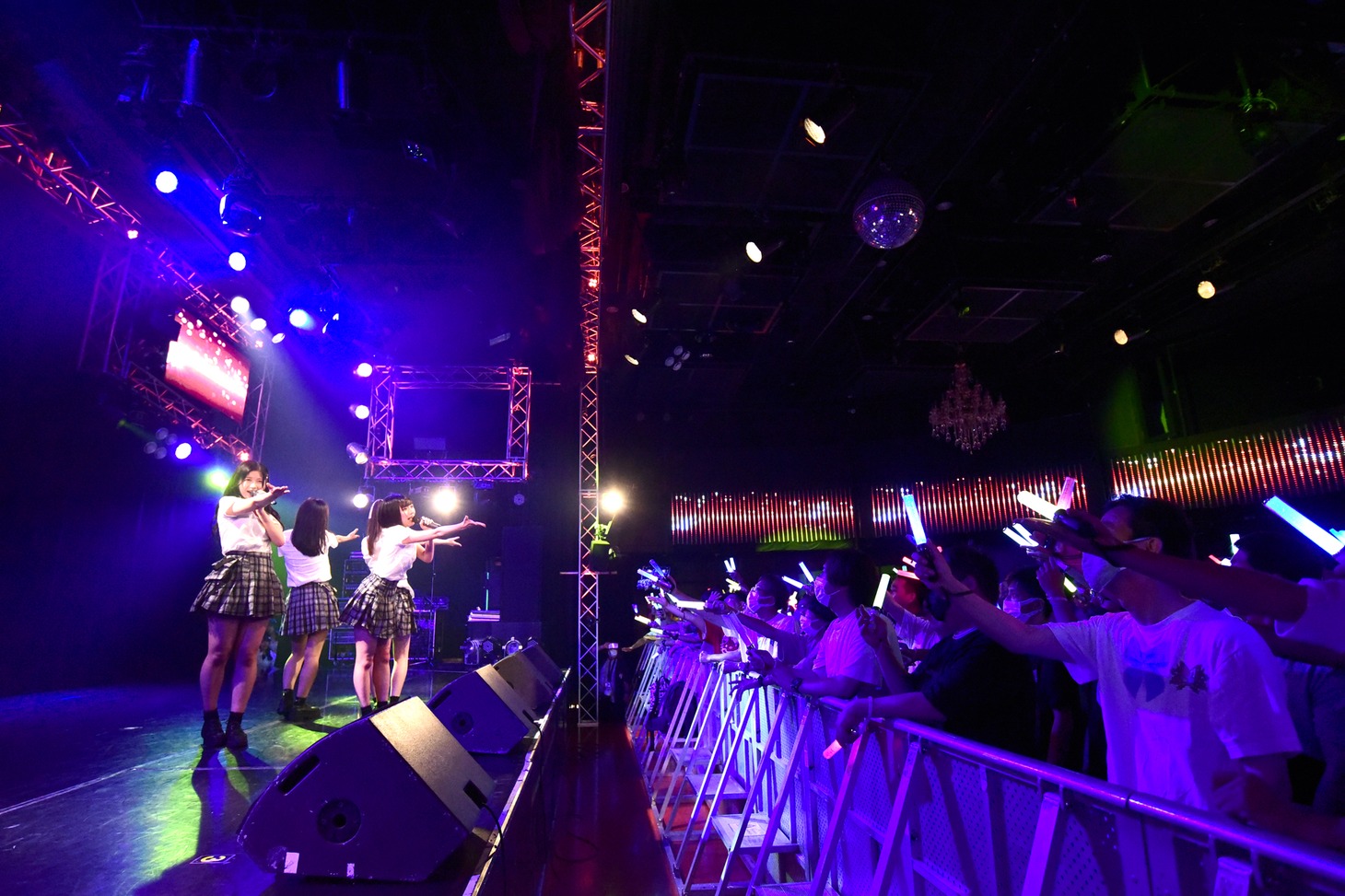 #Mooove!のライブの様子。