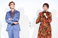 白岩瑠姫（JO1）と久間田琳加。