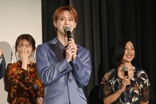 客席を見渡す白岩瑠姫（JO1）。