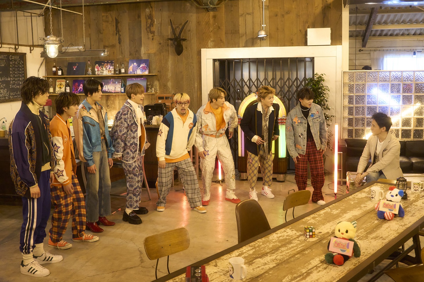 郷ひろみとFANTASTICS from EXILE TRIBE。(c)日本テレビ