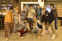 郷ひろみとFANTASTICS from EXILE TRIBE。(c)日本テレビ