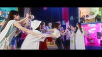 乃木坂46「おひとりさま天国」ミュージックビデオより。