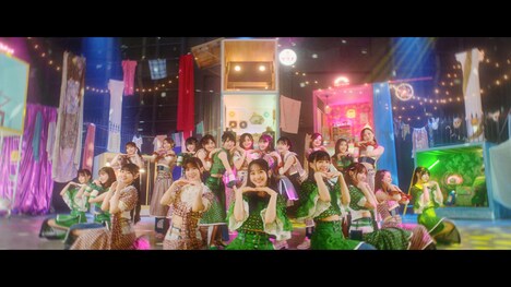 乃木坂46「おひとりさま天国」ミュージックビデオより。