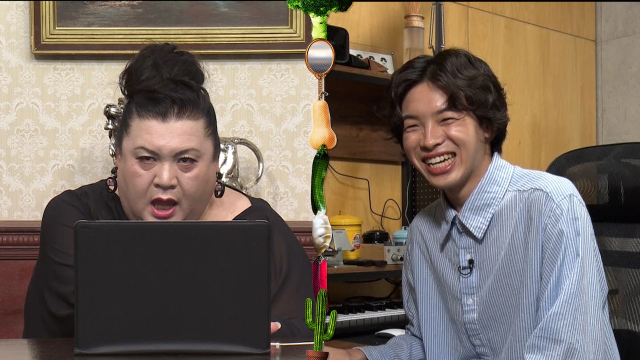 左からマツコ・デラックス、imase。(c)日本テレビ