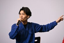 ヘビの卵を触った話をする武藤潤（原因は自分にある。）。