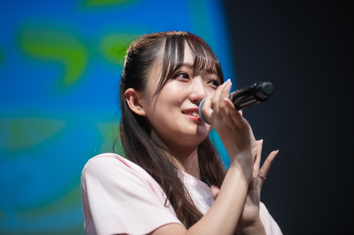 日比野芽奈