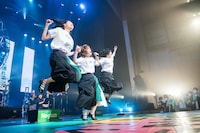 ジャンプするNegicco。