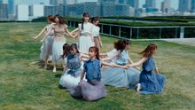 乃木坂46「踏んでしまった」ミュージックビデオより。