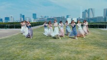 乃木坂46「踏んでしまった」ミュージックビデオより。