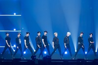 ZEROBASEONE (c)WAKEONE