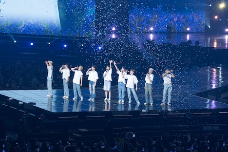 ZEROBASEONE (c)WAKEONE