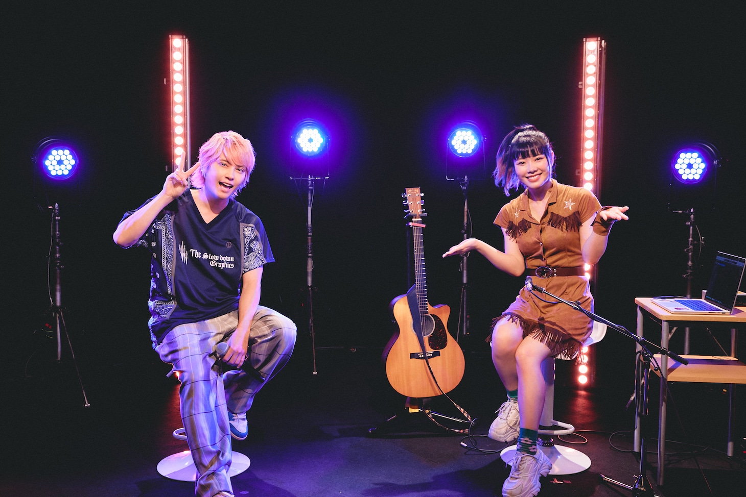 左から手越祐也、眉村ちあき。