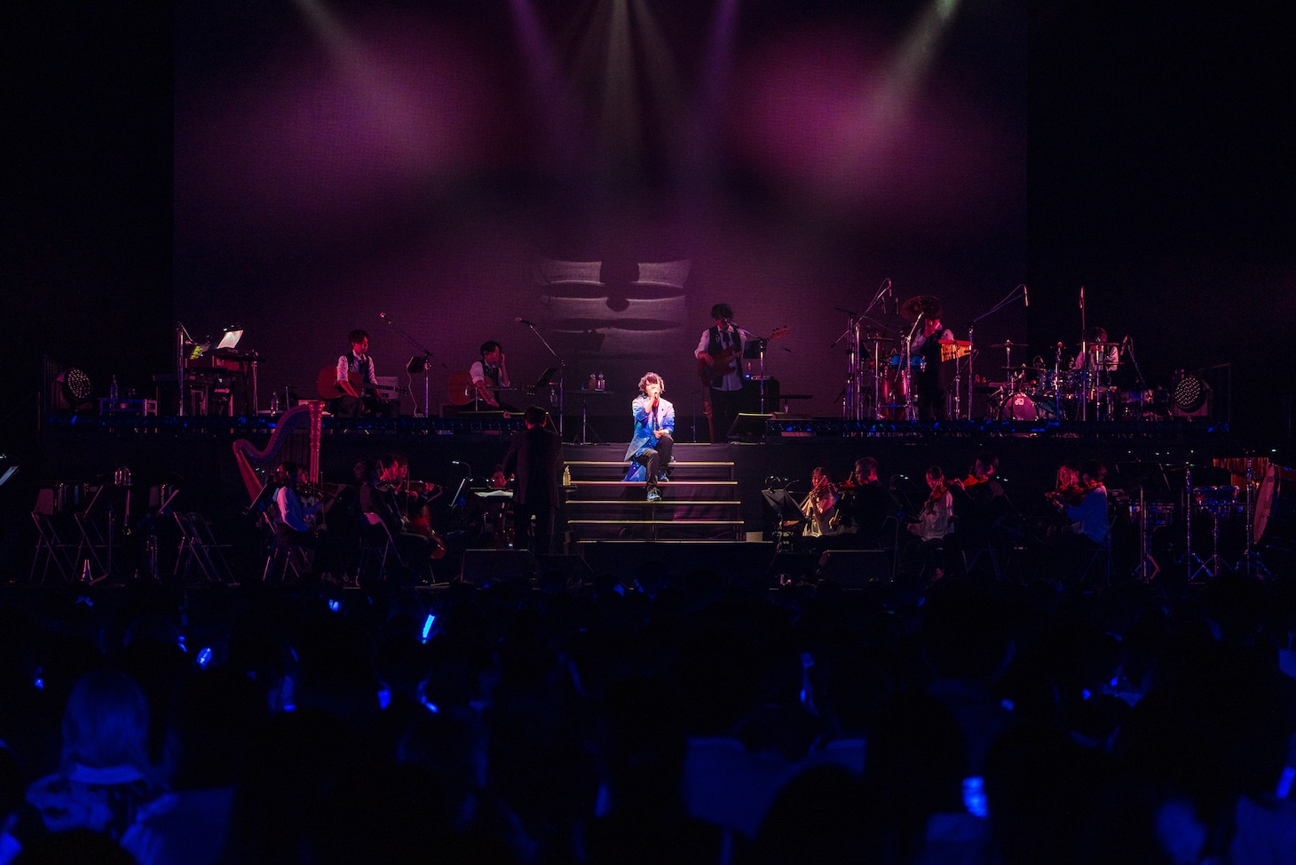 そらる「SORARU LIVE TOUR 2023 クリスタリアルスカイ -ORCHESTRA-」最終公演の様子。（撮影：小松陽祐［ODD JOB］、笠原千聖［cielkocka］）