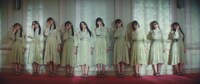 乃木坂46「考えないようにする」ミュージックビデオより。