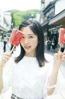 高雄さやか（STU48）の1st写真集「君だけのもの」より。（撮影：細居幸次郎）(c)SQUARE ENIX