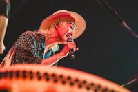 山田義孝（Vo）（撮影：白石達也）