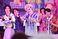 ユーキ（中央）