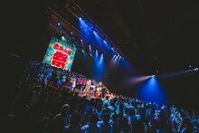 吉田山田「吉田山田盆踊り2023～渋谷編～」の様子。（撮影：白石達也）