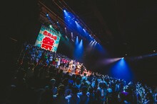 吉田山田「吉田山田盆踊り2023～渋谷編～」の様子。（撮影：白石達也）