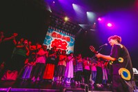 吉田結威（G, Vo）（撮影：白石達也）