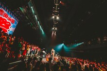 吉田山田「吉田山田盆踊り2023～渋谷編～」の様子。（撮影：白石達也）