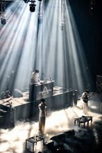 TENSONG「アーティストミマン」の様子。（Photo by Azusa Takada）