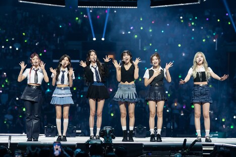 IVE (c)CJ ENM Co., Ltd, All Rights Reserved