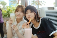 大沼晶保（左）と土生瑞穂（右）のツーショット。（撮影：上山陽介）