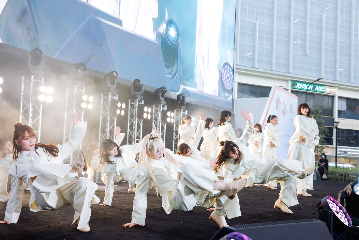 櫻坂46によるパフォーマンスの様子。（撮影：上山陽介）