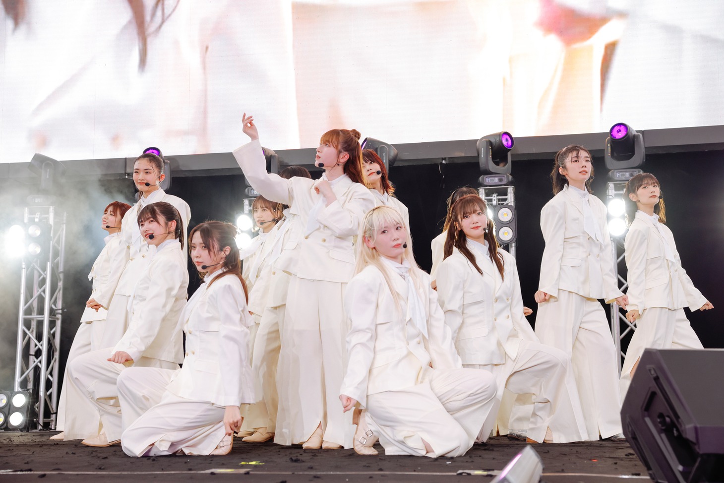 櫻坂46によるパフォーマンスの様子。（撮影：上山陽介）