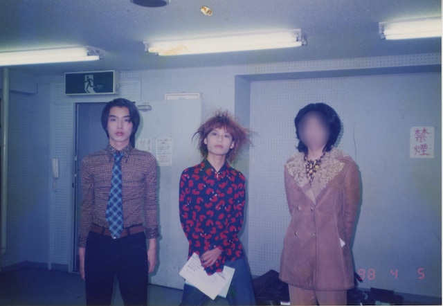 16歳の頃の中田裕二（中央）。左端は、のちに椿屋四重奏メンバーとなる永田貴樹（B）。