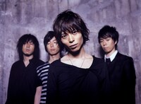 ギター安高拓郎（右端）が加入し、4人体制となった椿屋四重奏。