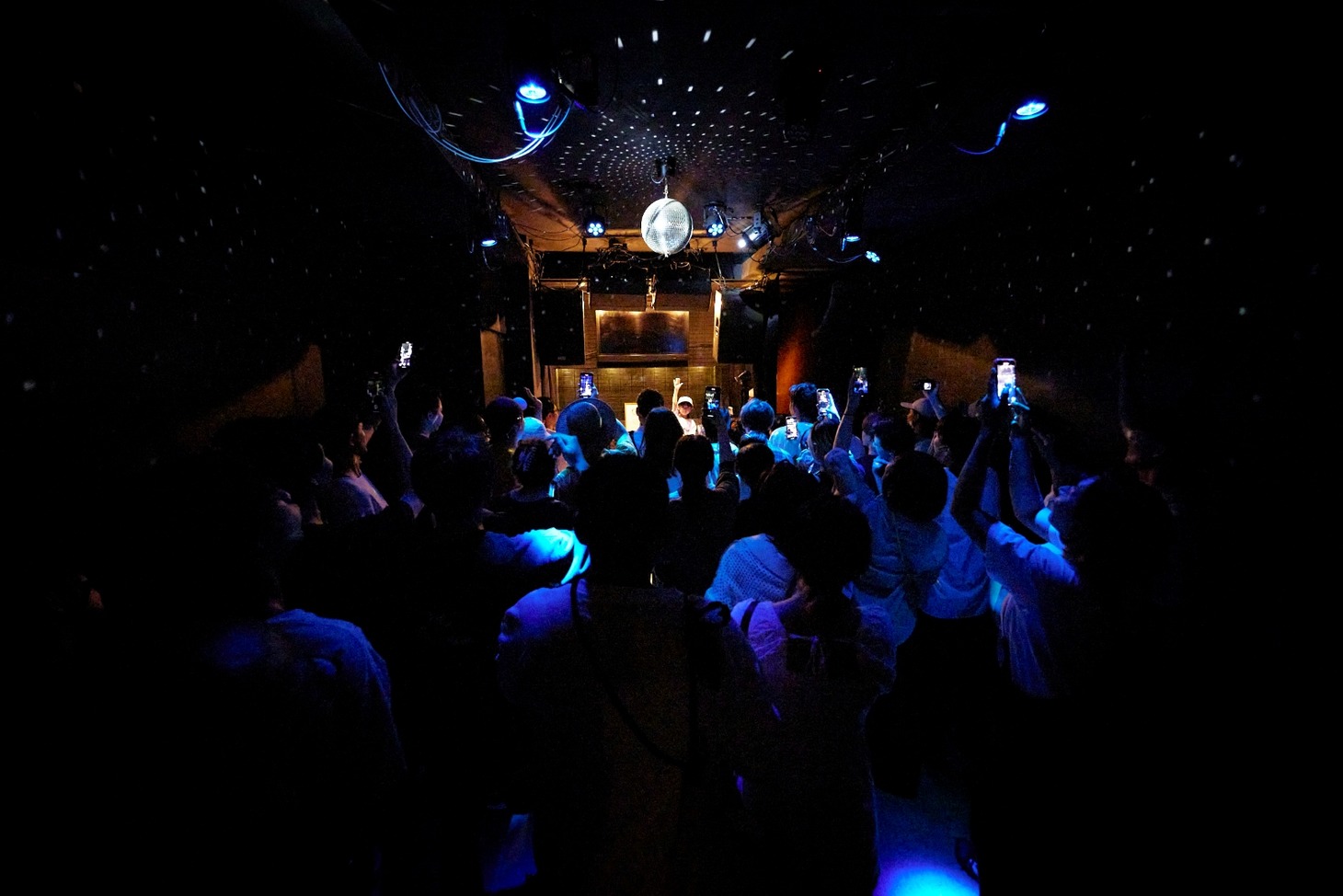 DJ RINOKAのワンマンライブの様子。