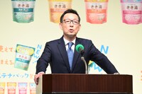 バスクリン取締役マーケティング本部長・小沢聡氏。