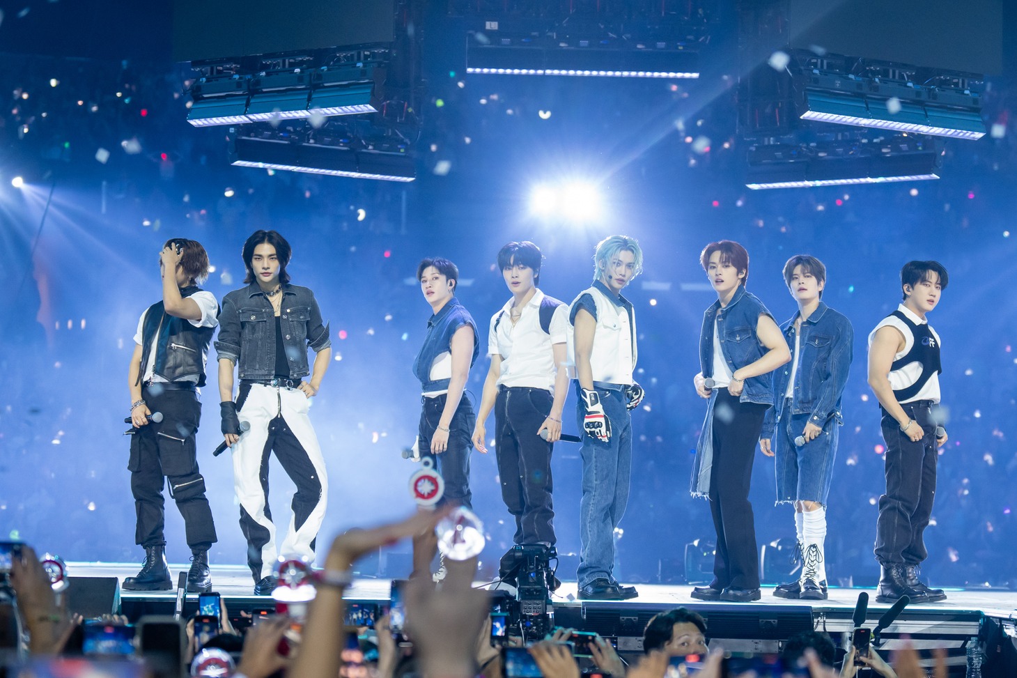 Stray Kids  (c)CJ ENM Co., Ltd, All Rights Reserved