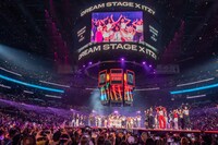 ITZYが出演した「DREAM STAGE」の様子。  (c)CJ ENM Co., Ltd, All Rights Reserved