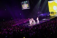 OH MY GIRL (c)RBW（撮影：冨田味我、瀬谷壮士）