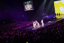 OH MY GIRL (c)RBW（撮影：冨田味我、瀬谷壮士）