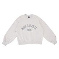「NB Essentials Varsity スウェットクルー」