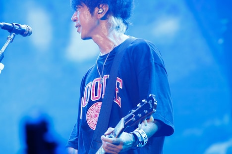 細美武士（Vo, G）（撮影：三吉ツカサ [Showcase]）