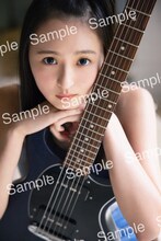 遠藤さくら（乃木坂46）「可憐」コーチャンフォーのポストカード。（撮影：須江隆治［See］）