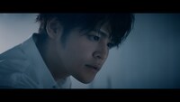 宮野真守「Sing a song together」ミュージックビデオより。