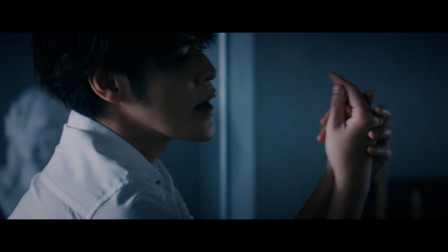 宮野真守「Sing a song together」ミュージックビデオより。