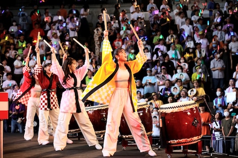 「つばきファクトリーの夏祭り2023 ~灼熱~」の様子。