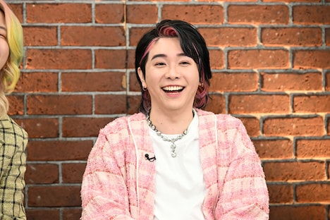 「Cafe GREEN APPLE～ミセスLOVERが集う店～」TELASAオリジナルコンテンツより。