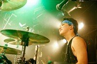 Sena（Dr）（Photo by SHUN ITABA）